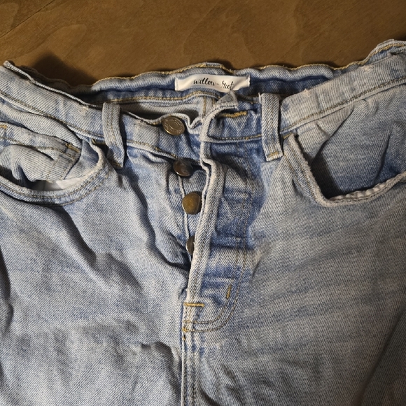Light Wash High-Rise Straight Leg Jeans - Picture 2 of 3